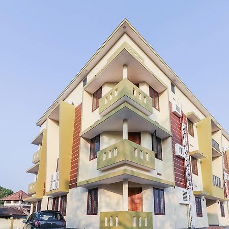 Oyo 71072 リバティー アパートメンツ カンヌール エクステリア 写真